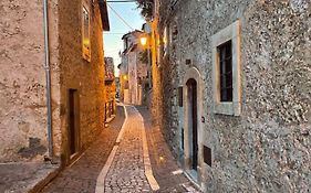La casa di mezzo