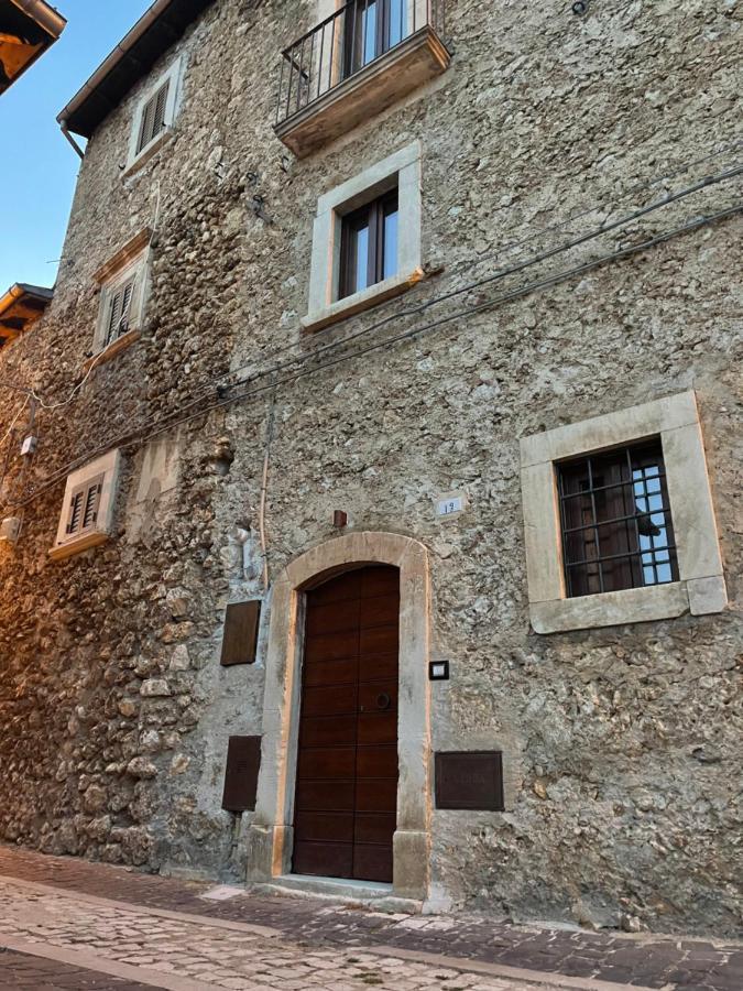 Villa La casa di mezzo Calascio Esterno foto
