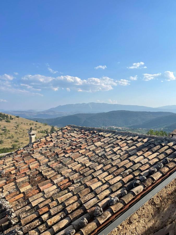 Villa La casa di mezzo Calascio Esterno foto